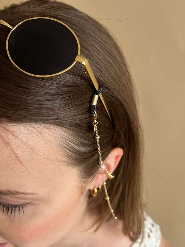 Pozłacany łańcuszek do okularów z kuleczkami