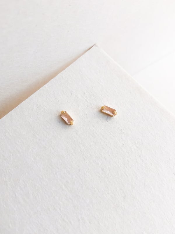 Delikatne kolczyki ze Szmaragdem