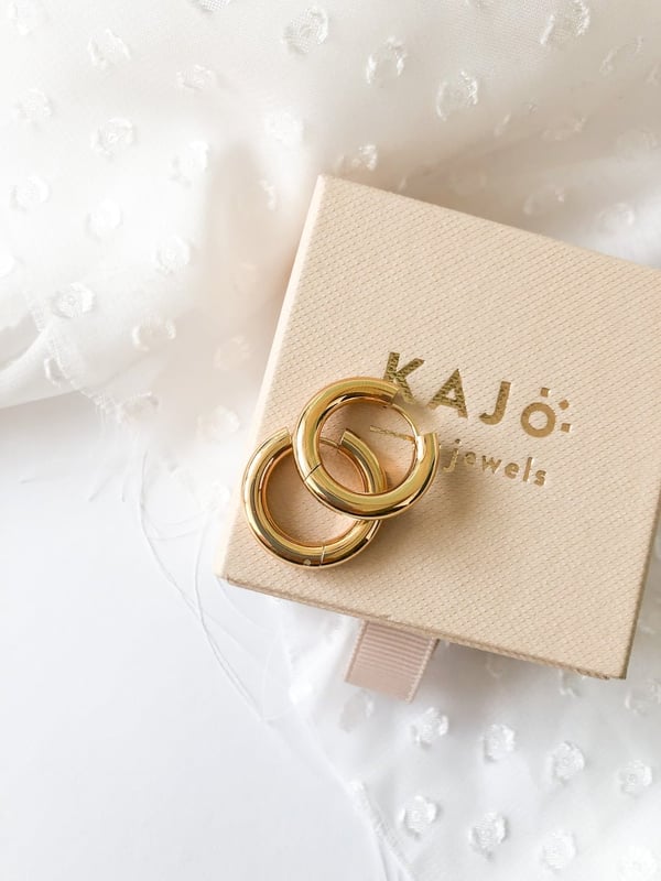 Modny kolczyk koło Bold Hoop - 1 szt.