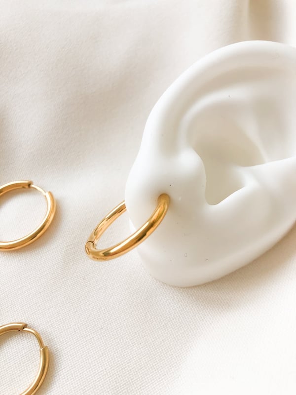 Pozłacany kolczyk koło Simple 18mm - 1 szt.