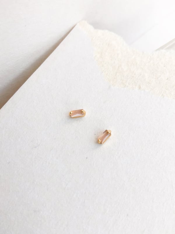 Delikatne kolczyki ze Szmaragdem