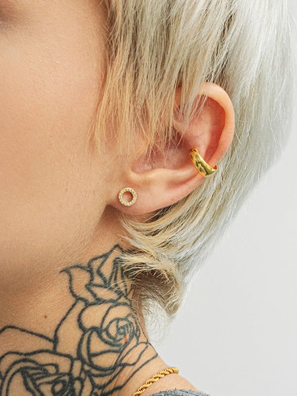 Pozłacany kolczyk kółeczko z jasnymi cyrkoniami - 1 szt.