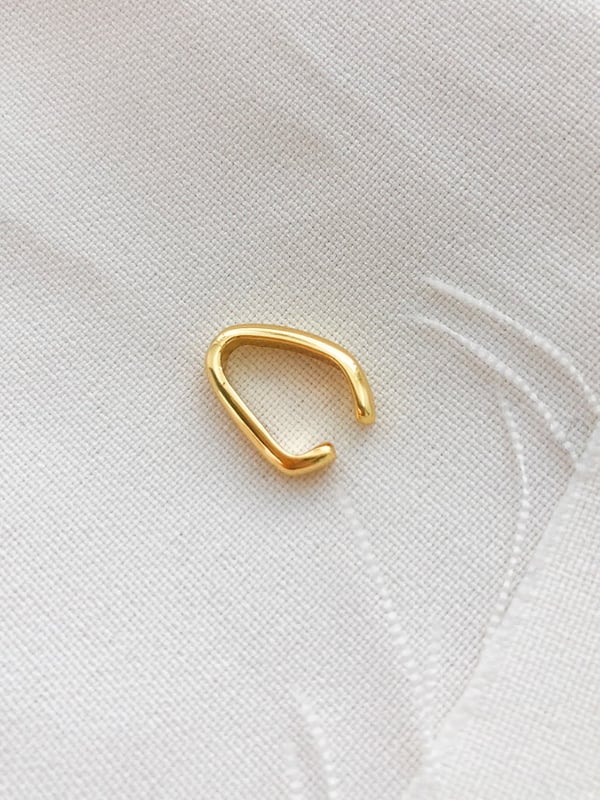 Pozłacana nausznica Modern Ear Cuff