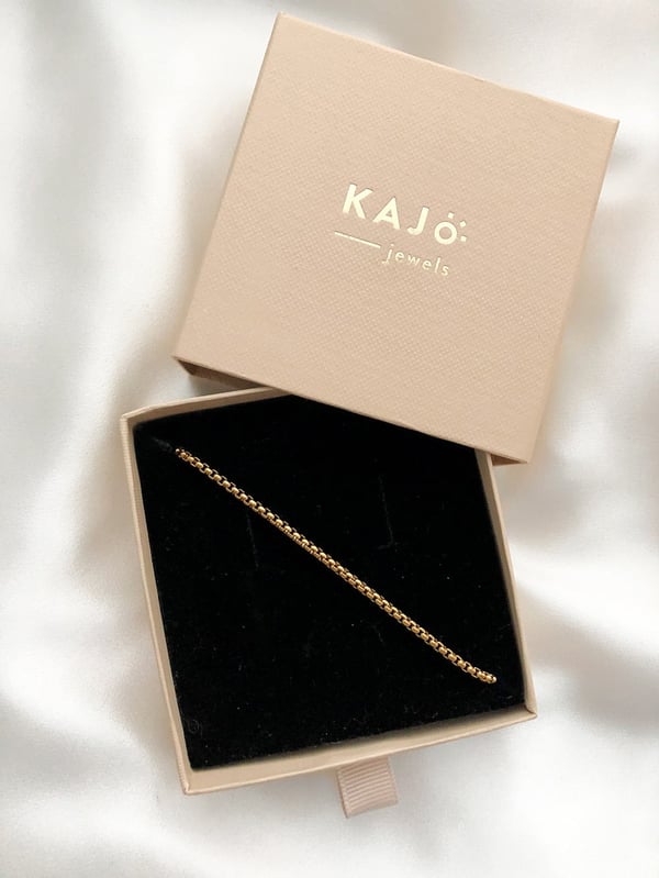 Wodoodporny pozłacany łańcuszek kostka