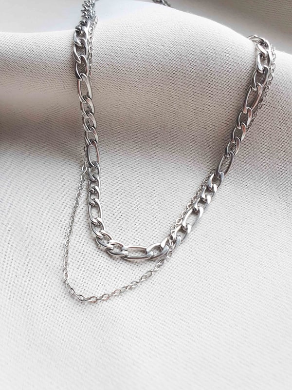 Srebrny wodoodporny naszyjnik z dwóch łańcuszków Figaro