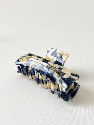 Granatowo-beżowa szylkretowa spinka do włosów