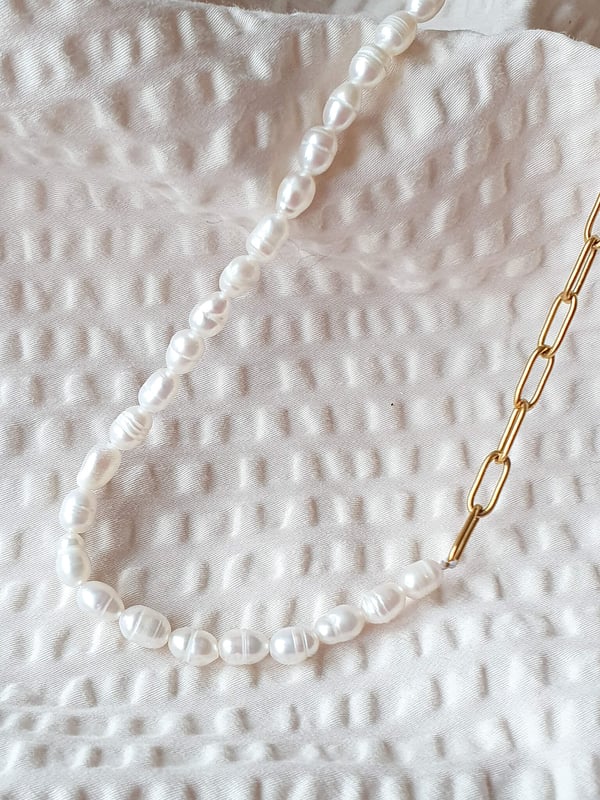 Pozłacany choker z perłami słodkowodnymi