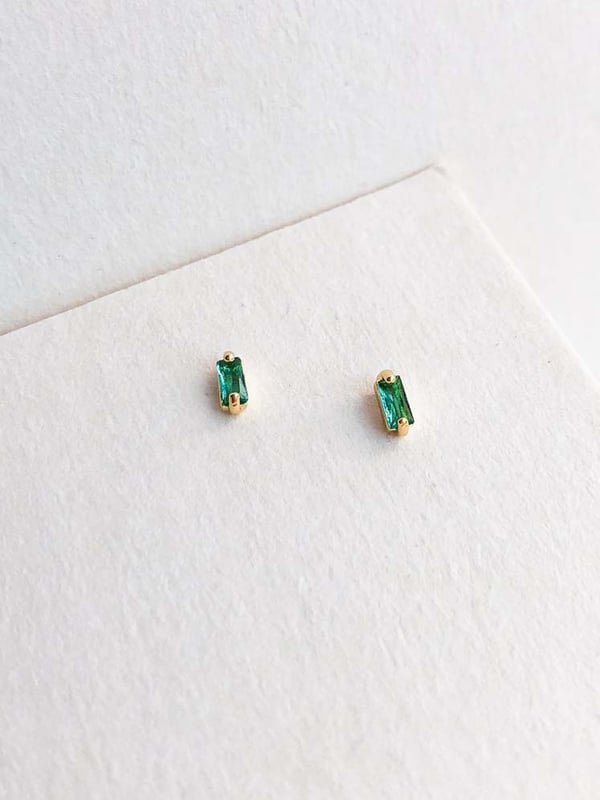 Delikatne kolczyki ze Szmaragdem