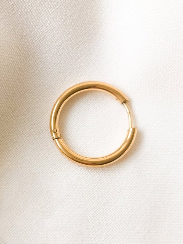 Pozłacany kolczyk koło Simple 18mm - 1 szt.