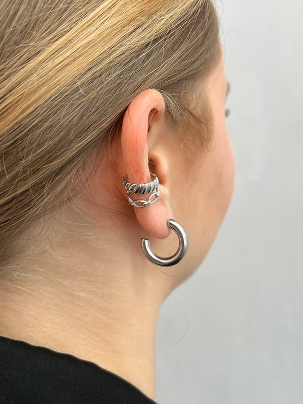 Srebrna nausznica Chain Ear Cuff