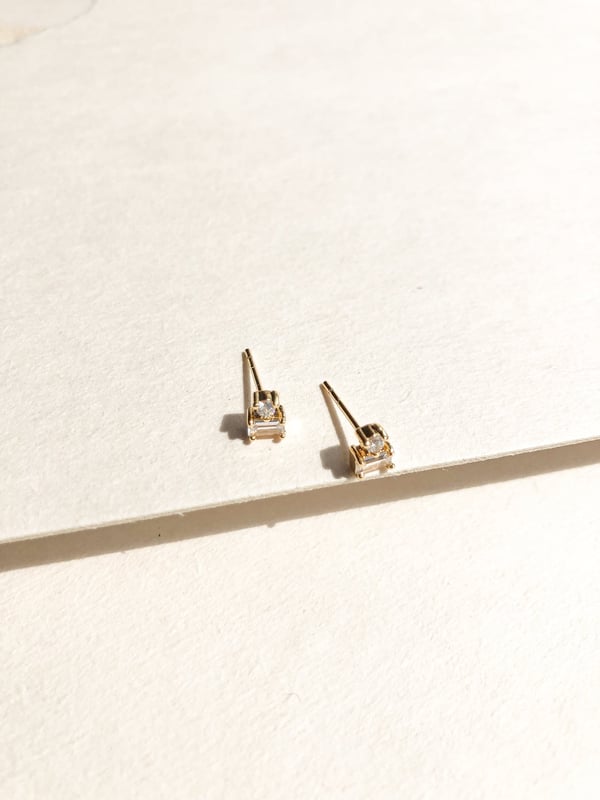 Kolczyk z cyrkoniami Micro Glow - 1 szt.