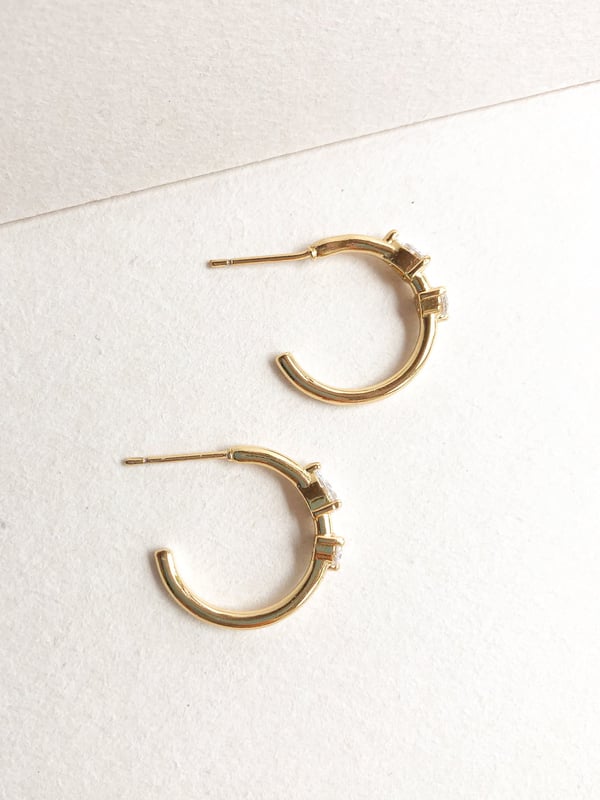 Pozłacane kolczyki z cyrkoniami Glow Hoop