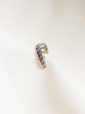 Srebrna nausznica Retro Ear Cuff