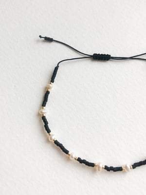 KAJO-Bransoletka-z-koralikow-i-perelek-Black-3