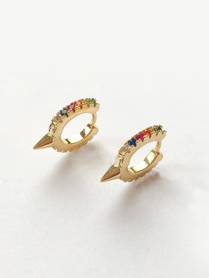 KAJO-Kolczyki-Huggies-Spike-Teczowe-1a