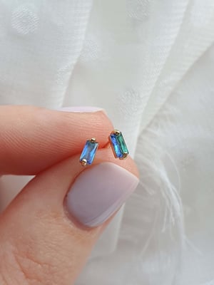 Delikatne kolczyki ze Niebieskim Agatem