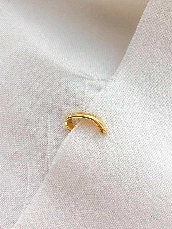 Pozłacana nausznica Modern Ear Cuff