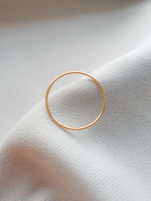 Wodoodporna cieniutka obrączka Basic