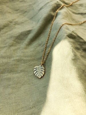 KAJO-JEWELS-Monstera-Leaf-Neckalce-Naszyjnik-4