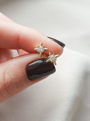 Kolczyk gwiazdka z cyrkonią - 1 szt.