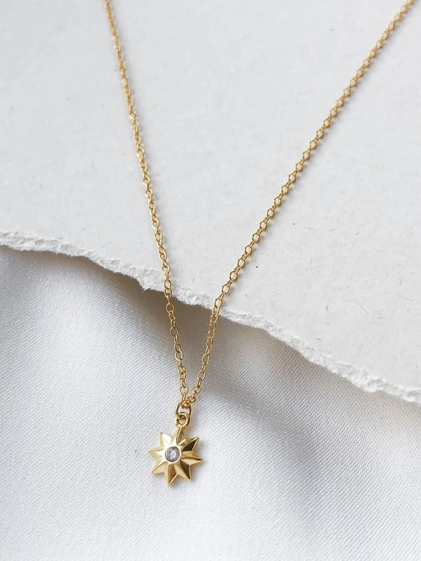 Naszyjnik z gwiazdką i cyrkonią