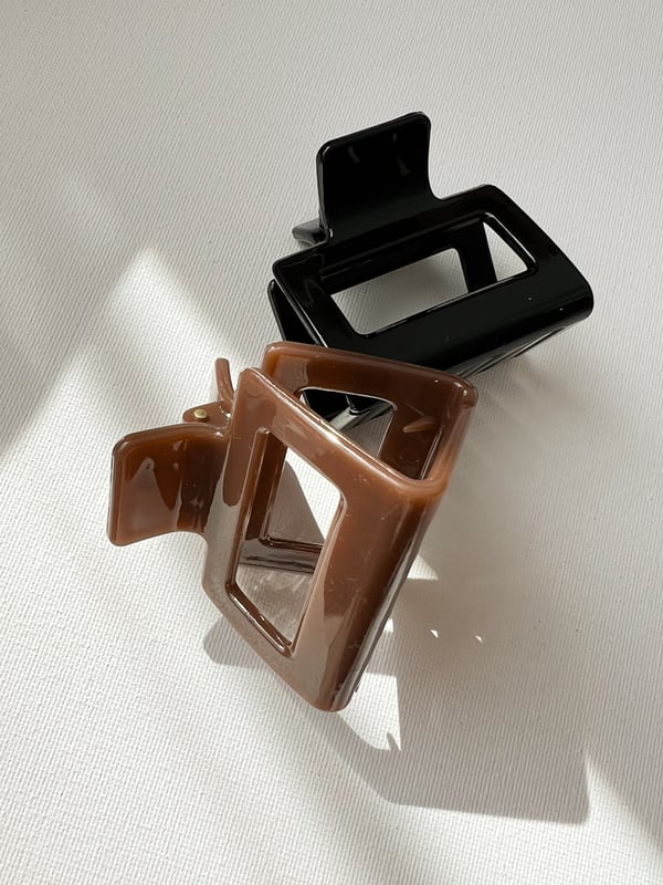 Średnia czarna spinka do włosów