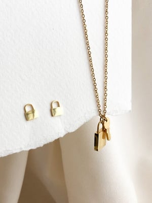 Subtelny naszyjnik z kłódką i kluczykiem