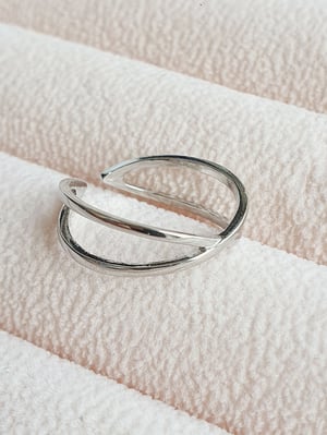 Minimalistyczny srebrny pierścionek X-2