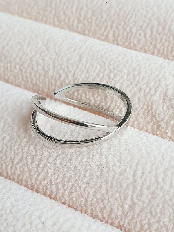 Minimalistyczny srebrny pierścionek "X"