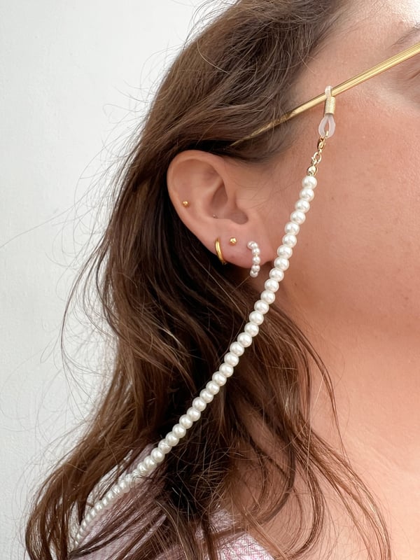 Modny perłowy łańcuszek do okularów