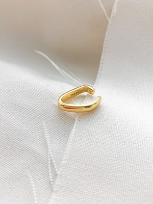 Pozłacana nausznica Modern Ear Cuff