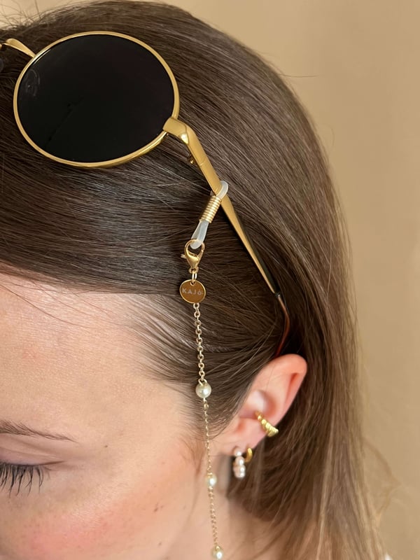 Pozłacany łańcuszek do okularów z perełkami