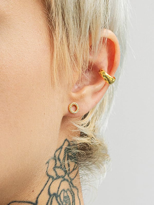 Pozłacany kolczyk kółeczko z jasnymi cyrkoniami - 1 szt.