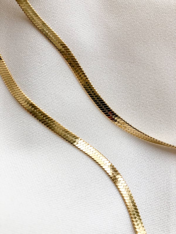 Pozłacany łańcuszek do okularów żmijka