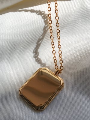 Wodoodporny pozłacany naszyjnik z medalikiem