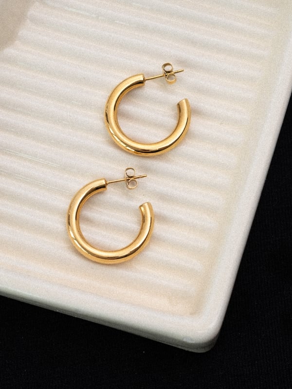 Pozłacane kolczyki koła Classic Hoop | L