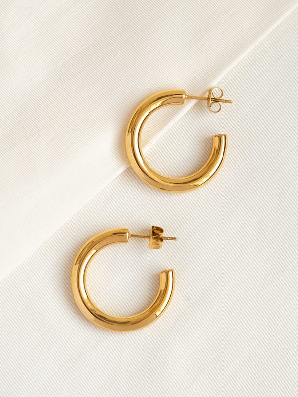 Pozłacane kolczyki koła Classic Hoop | L